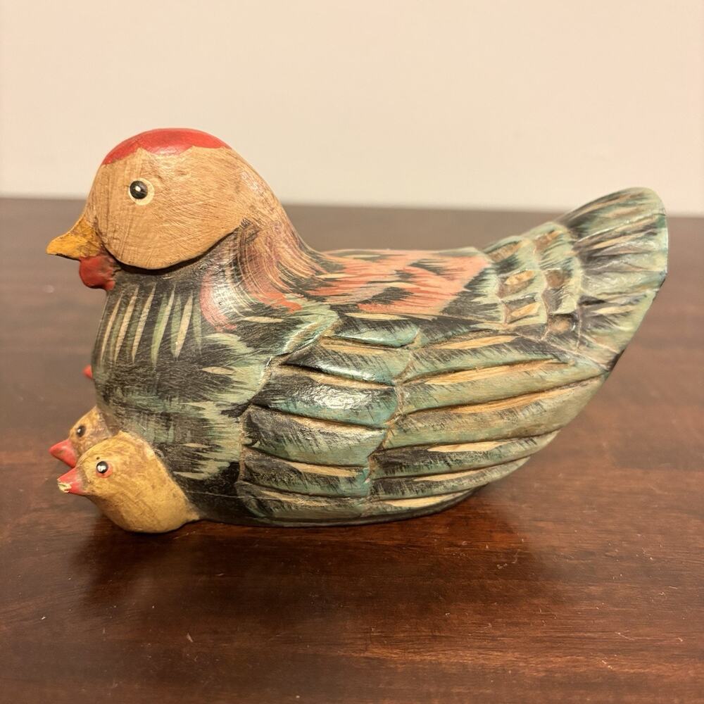 Vintage Mid Century Wooden Chicken/Hen Farm House Country Decor Hand Carved